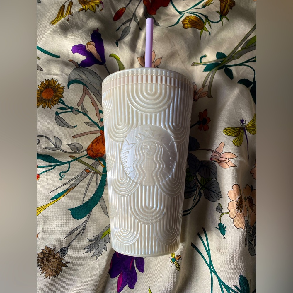 Starbucks Spring 2023 White Pearl. Siren Scales . *Brand New* Size - Grande